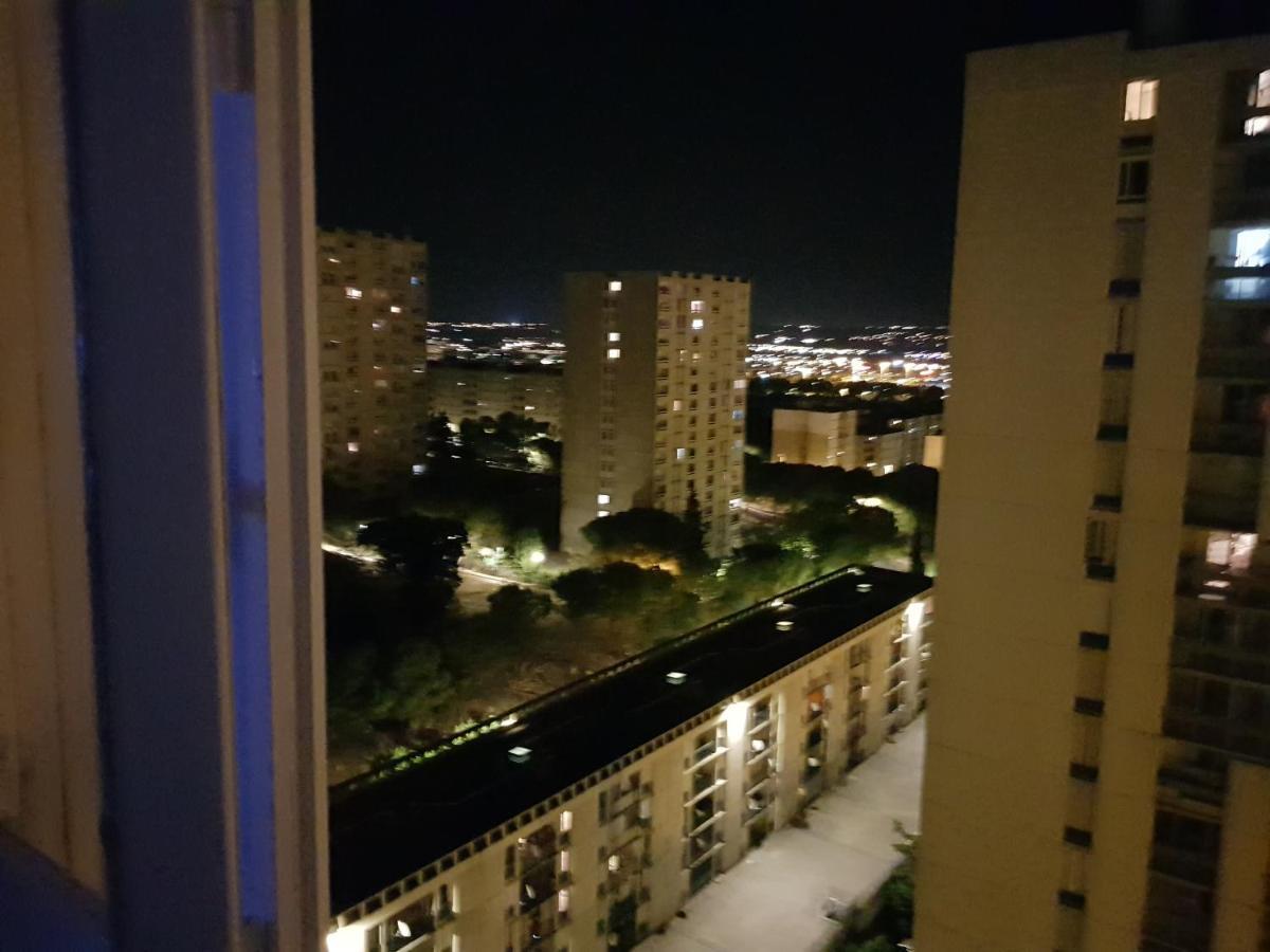Chambre privée dans appartement WC et SDB communes Nîmes Extérieur photo